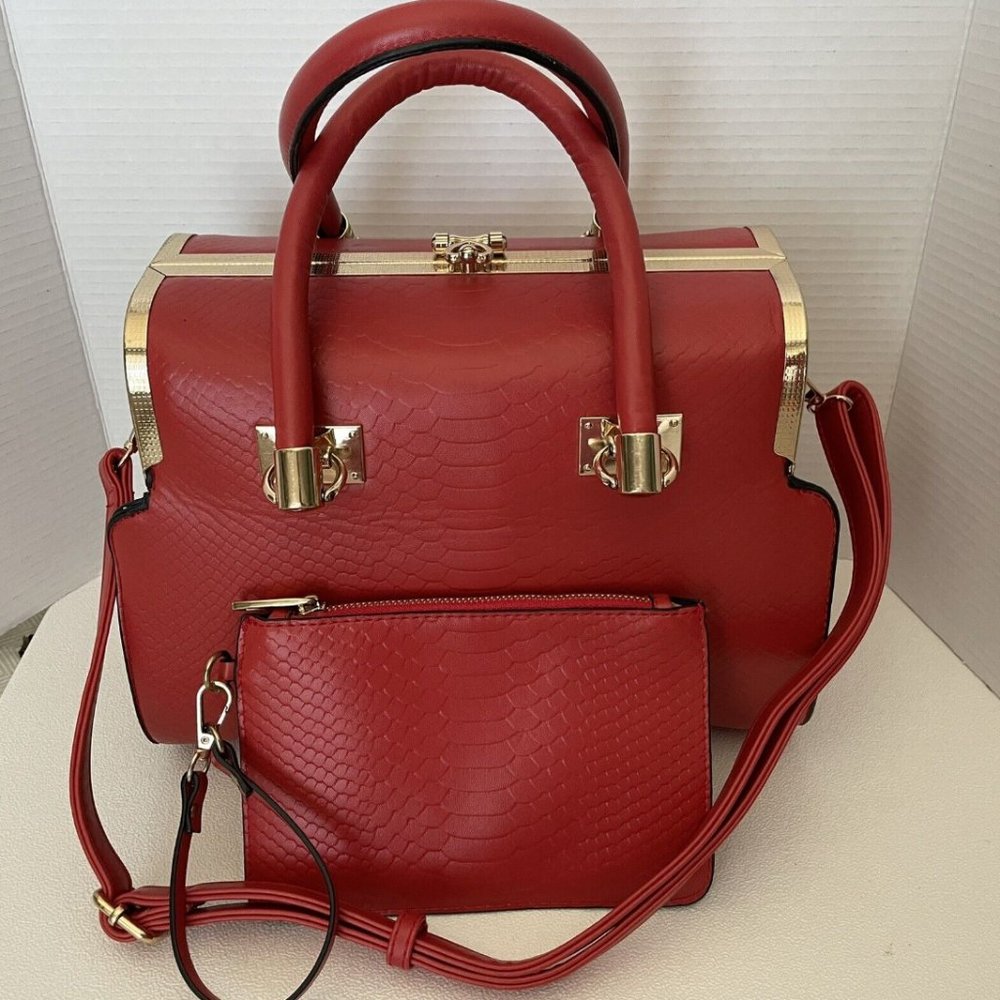 Red Purse Square Style Wristlet Extended Strap Zipper Pockets Inside Heart